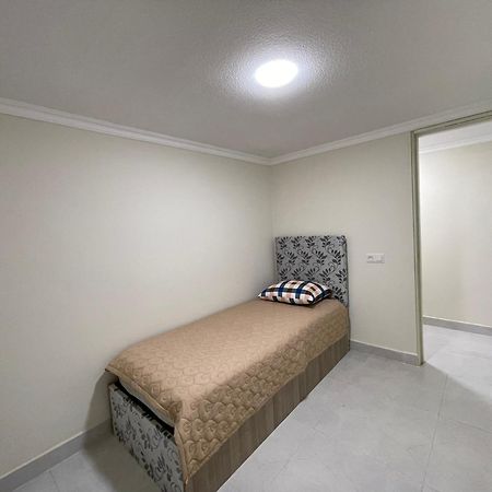 White Stones Apartment คูทายสิ ภายนอก รูปภาพ